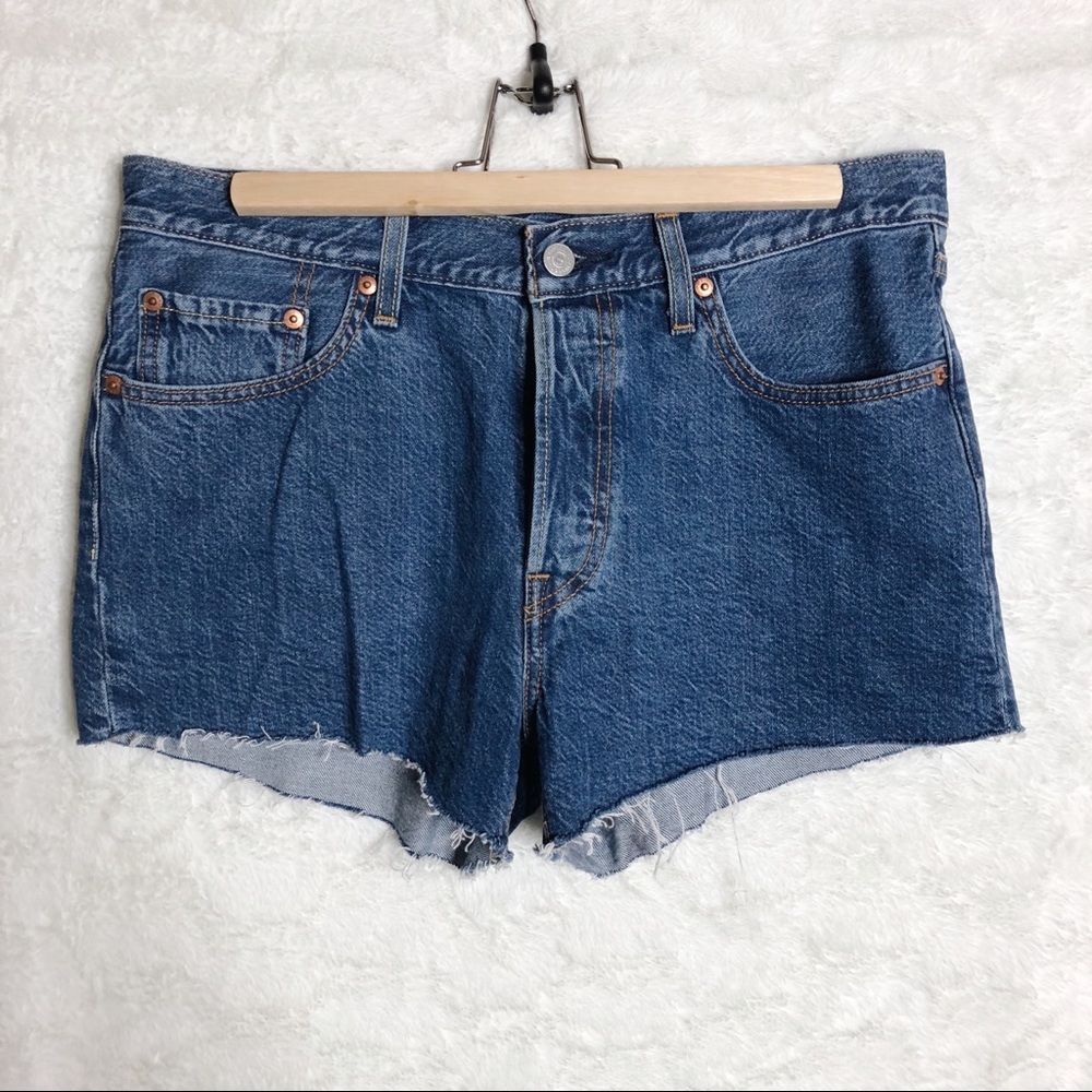 Levi’s 501 shorts size 29 never worn